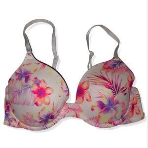 Pink Victoria's secret bra 32c